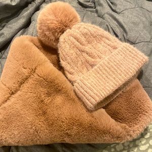 New Fuzzy and cozy Champagne pink hat and scarf set